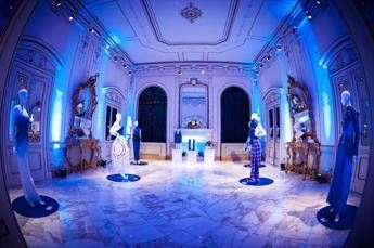 'Be Blue Be Balestra', l'omaggio dei giovani talenti allo stilista 'Be Blue Be Balestra', l'omaggio dei giovani talenti allo stilista